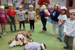 f869a671-770f-4c87-964a-a49a811e9af5