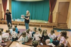 f80b18f5-74c2-404c-97d1-db2413eb8da3