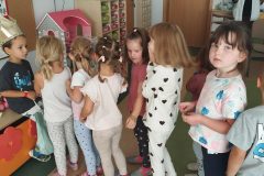 0dd15aa8-226e-4c67-abb7-83462e393846